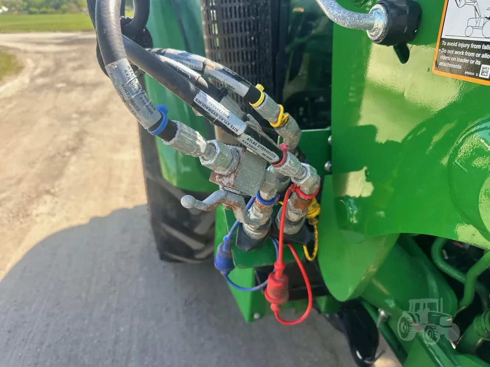 2018 John Deere 5065E