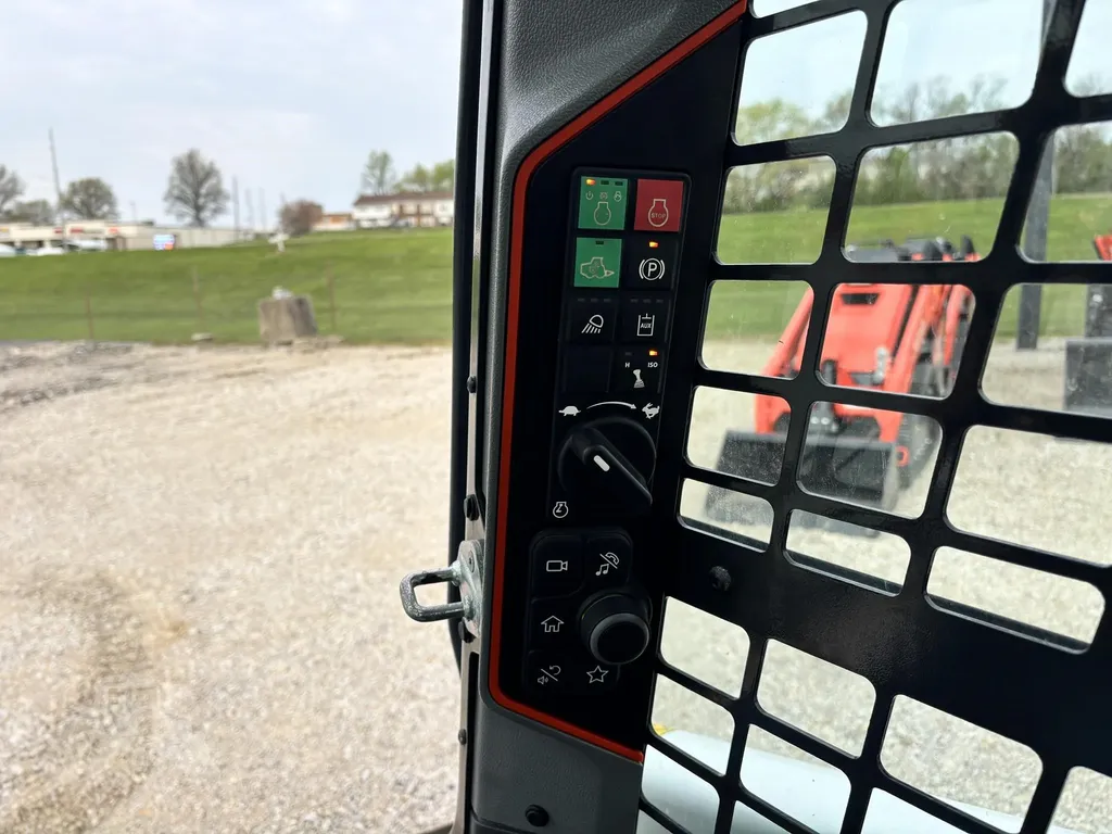 2023 Bobcat S66