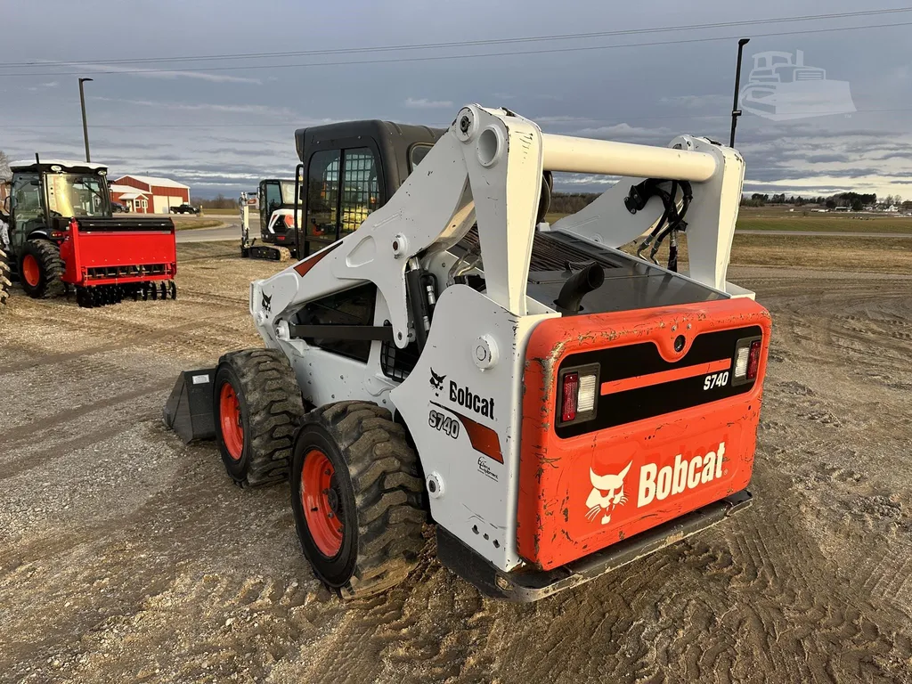 2017 Bobcat S740