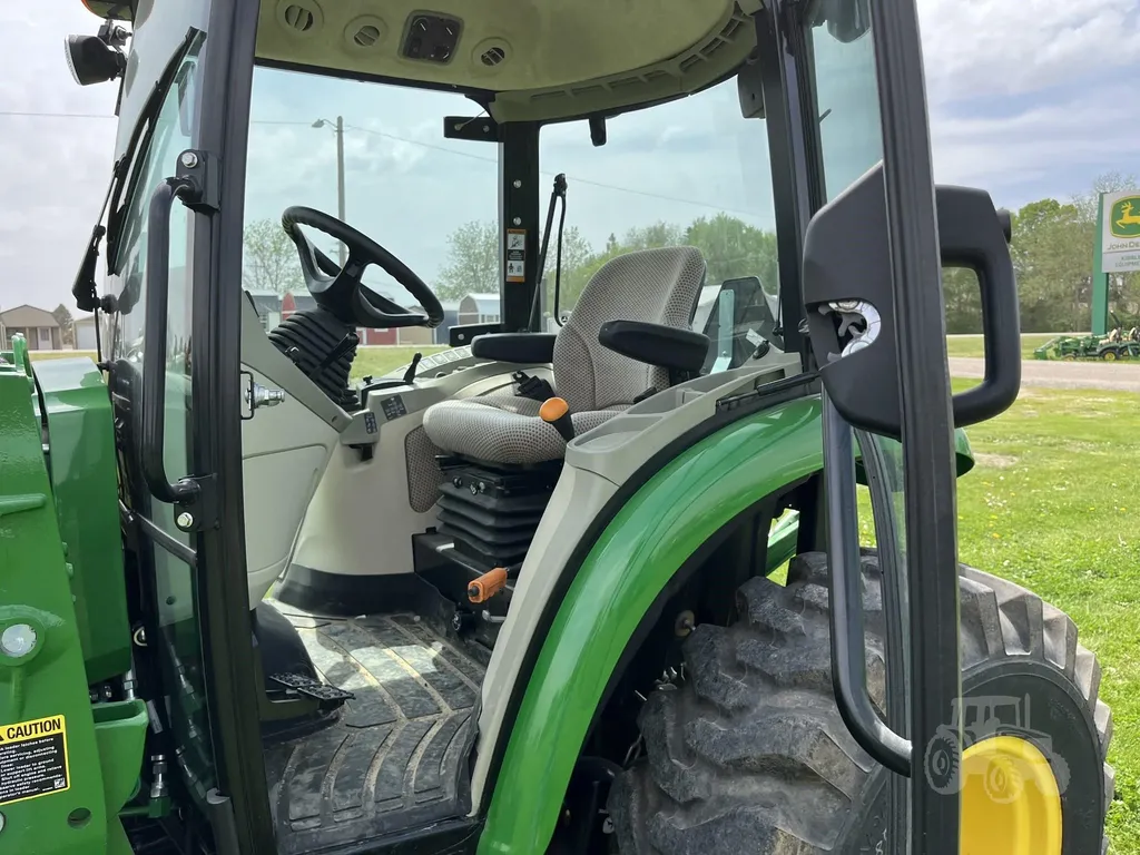 2020 John Deere 4066R