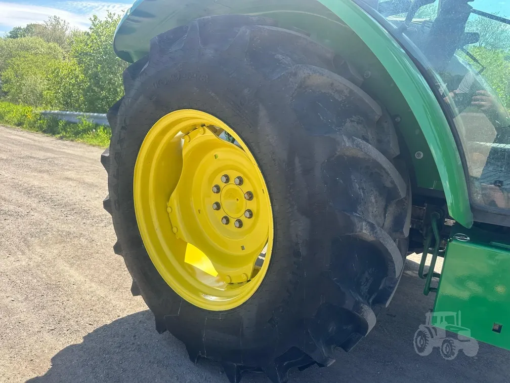 2018 John Deere 5065E