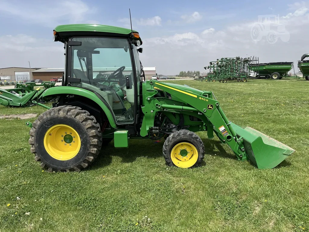 2020 John Deere 4066R